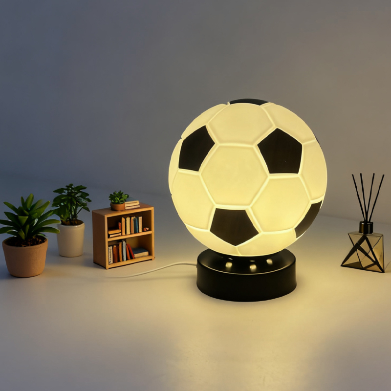 Lighting Decorative - Lampu Meja Hadiah Kreatif LED Sepak